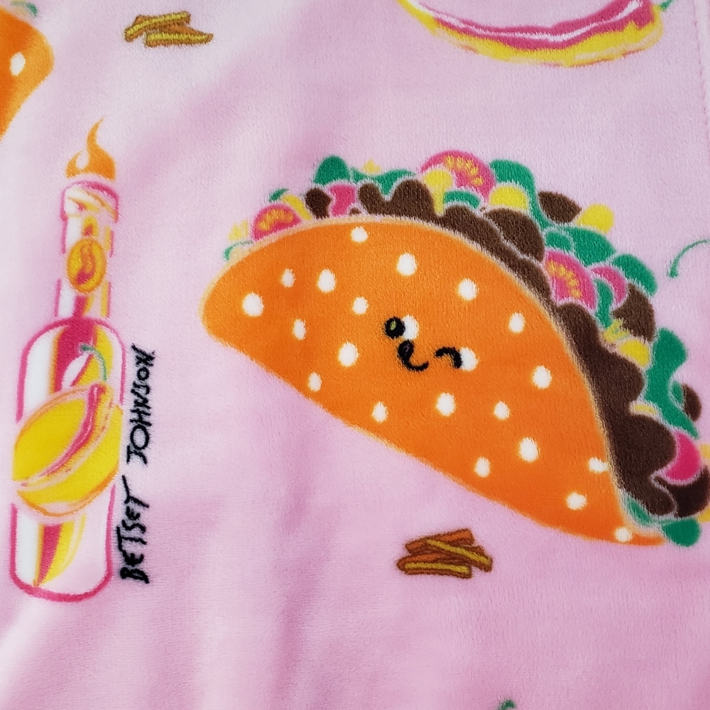 Betsey Johnson Taco, Chili & Hot Sauce Pink Throw Blanket 50x60 NWT - Picture 7 of 11